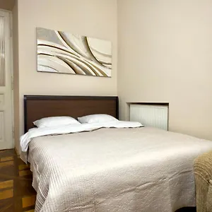 Modern And Classic Apart. Location Апартаменты