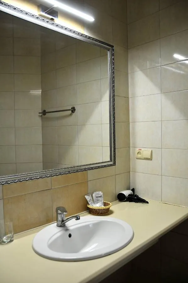 Hotel Irena Lviv 2*,